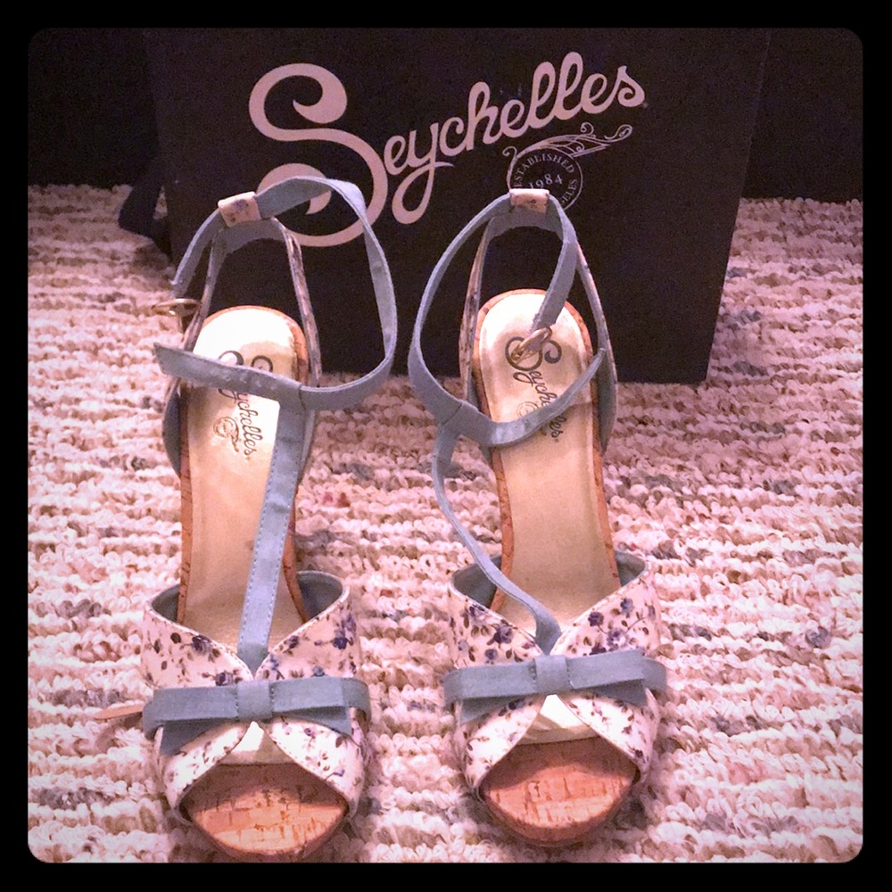 Seychelles size 10 sandals